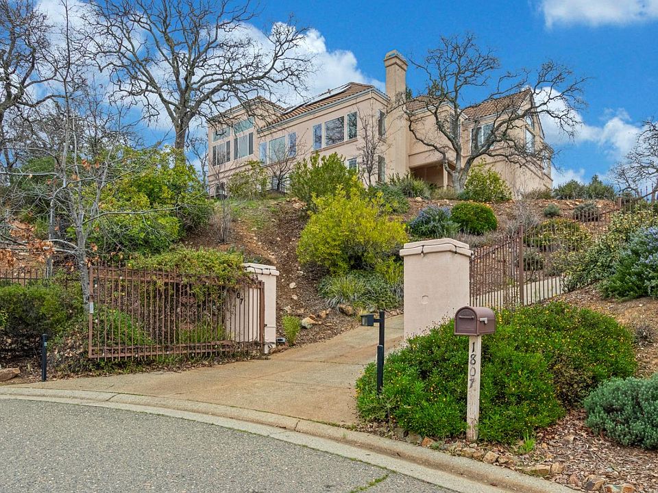 1st image of 1807 Barcelona Ct