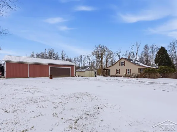 2177 W Knox Rd, Beaverton, MI 48612