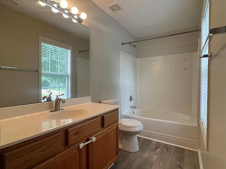 325 Ross Moore Ave — Photo 7
