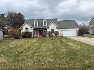 1023 Royalcrest Dr, Flint, MI 48532