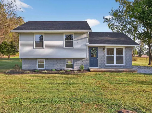 706 W Hall St, Orleans, IN 47452
