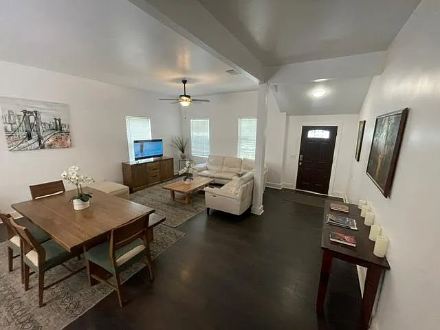 3 bed, 2.0 bath, 1612 sqft, $3,700 — Photo 3
