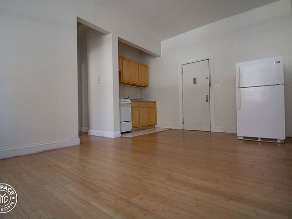 2nd image of 280 E 21st St APT 6F