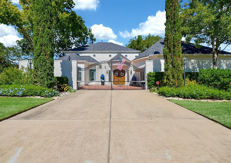1st image of 15758 Walkwood Dr