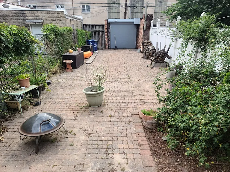 2822 Saint Paul St — Photo 13