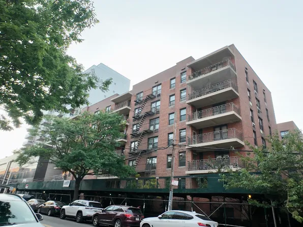 137-05 Franklin Avenue image 1 of 17