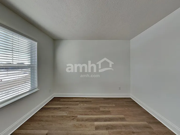 1076 Broyles Xing — Photo 12
