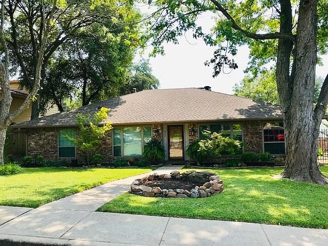 1st image of 326 Robin Hill Ln