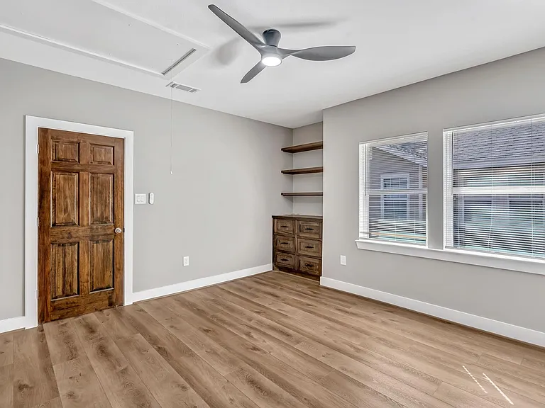 430 N Hutcheson St — Photo 13