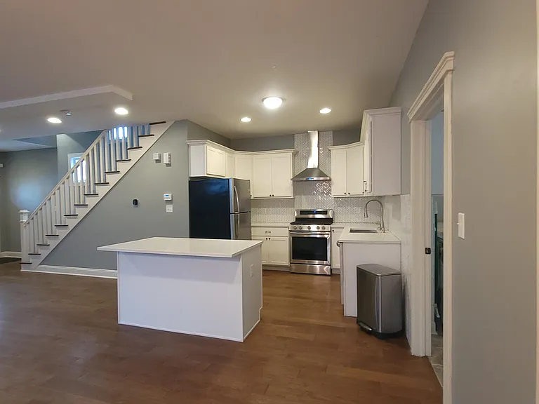 3123 Broadway St — Photo 16