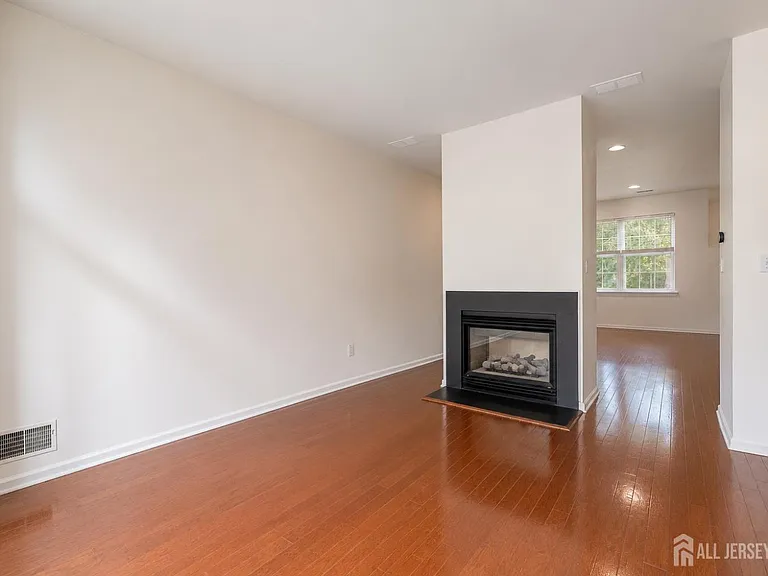 12 Scarlet Oak Dr — Photo 4