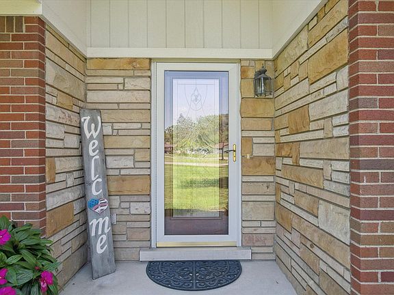 5th image of 35560 Shangri La Ct