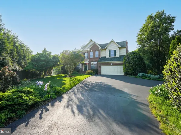 2412 Stryker Ave, Vienna, VA 22181