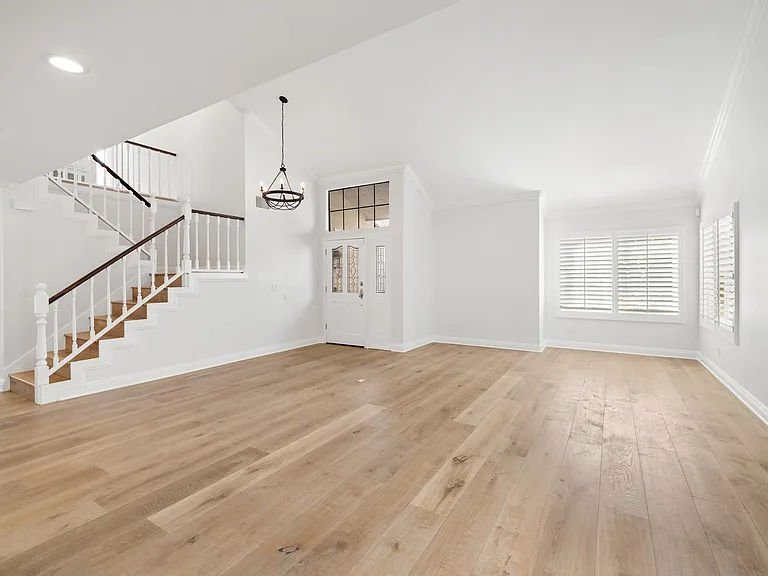 5442 Alfonso Dr — Photo 3