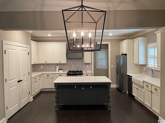 3rd image of 4535 Shady Grove Ln