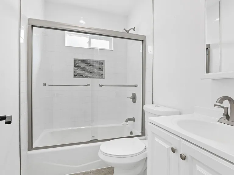 2432 Belmont Ave — Photo 8