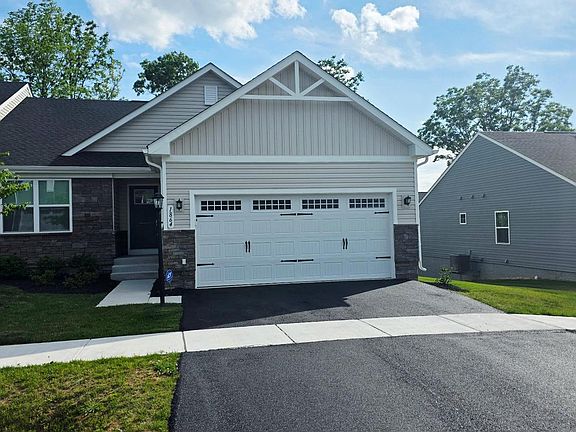 2nd image of 1864 Shannon Dr