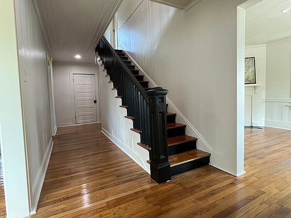 Entry Stairway