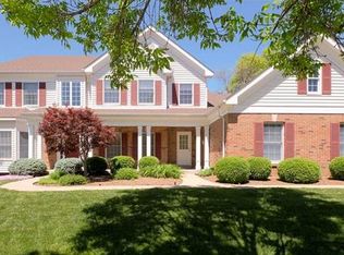 2202 Sycamore Dr, Chesterfield, MO 63017