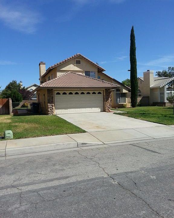 2nd image of 1027 Glenn Ct