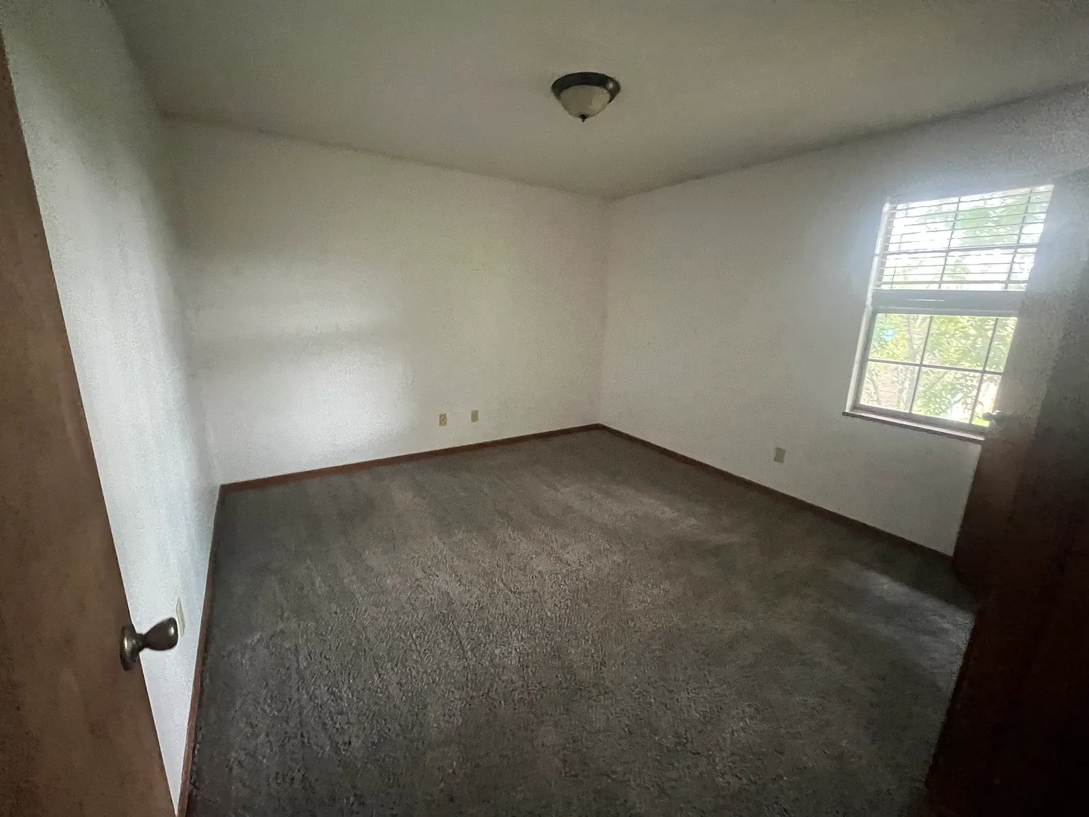 1 bed, 750 sqft, $1,050 — Photo 4