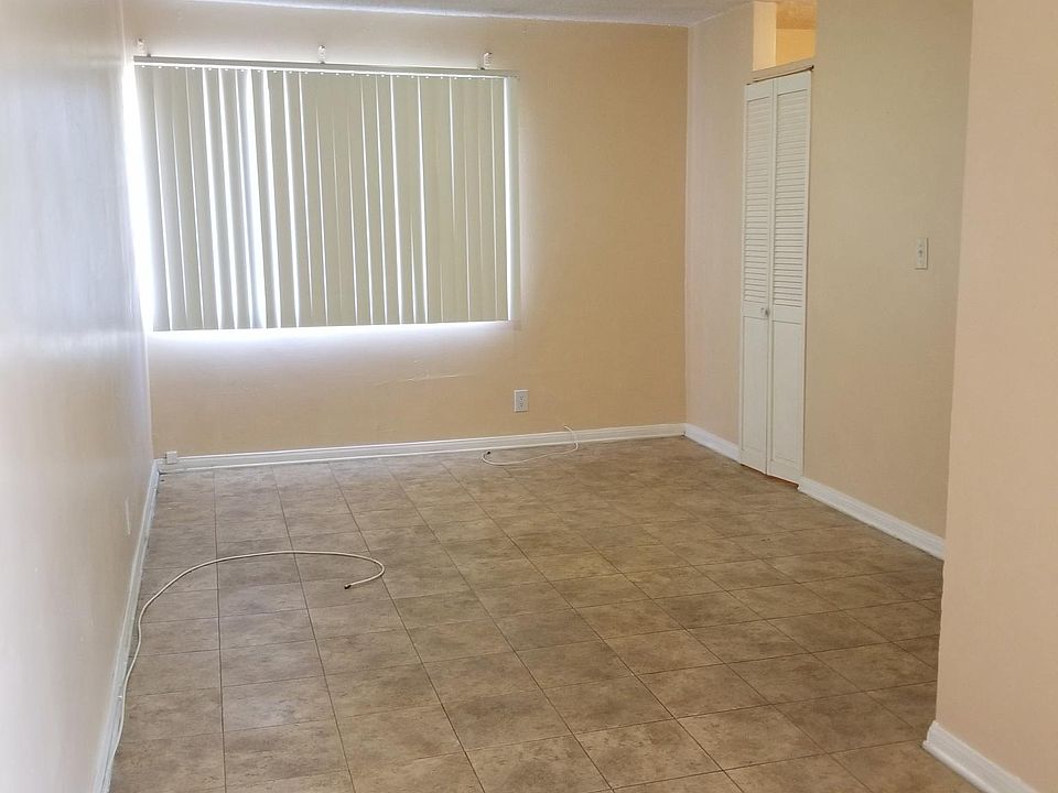 2nd image of 801 1/4 N Stimson Ave
