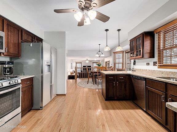 5th image of 1641 Ainsley Ln