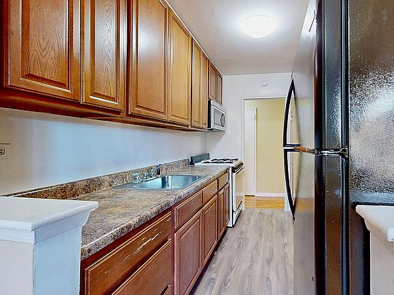 4th image of 540 Ocean Pkwy APT 4H