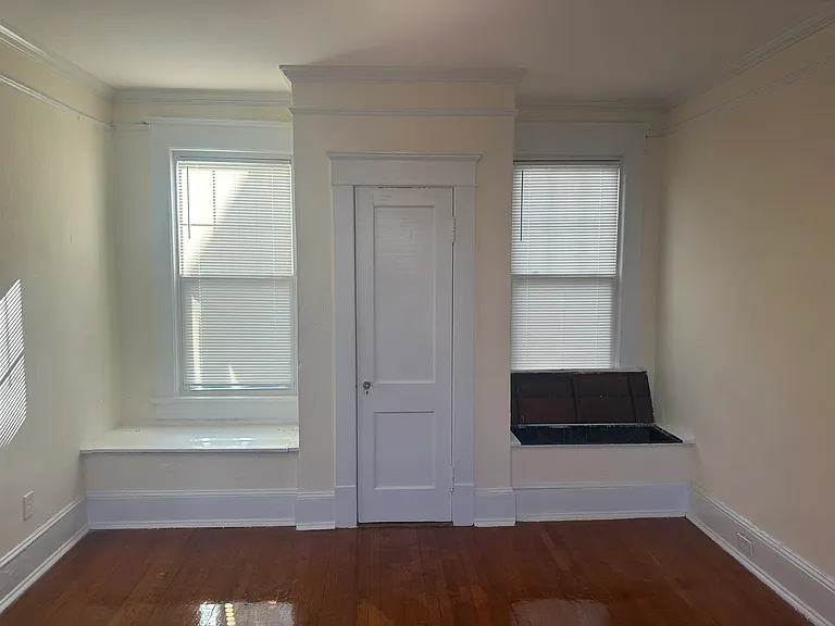 1094 N Ave NE #7 — Photo 12