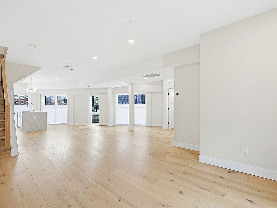 1st image of 43 Stillman St #Townhouse