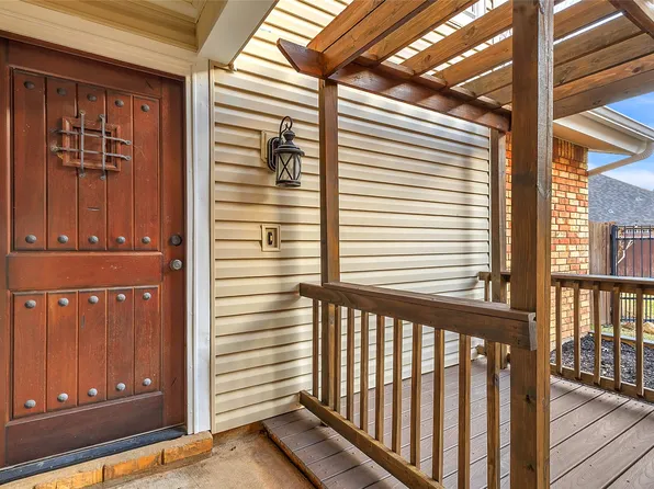 3002 Carolyn Ct, Bedford, TX 76021