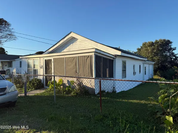 1008 Avery Street, Morehead City, NC 28557