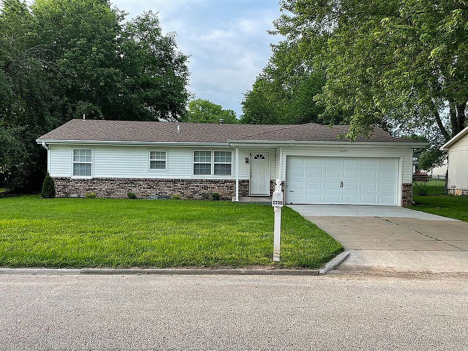 2239 E Livingston St, Springfield, MO 65803 Zillow