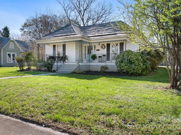 627 W Sharpe St, Statesville, NC 28677