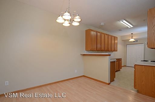 5th image of 5030 Holly Ln N