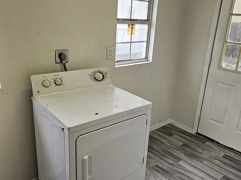 1223 Santiago St — Photo 13