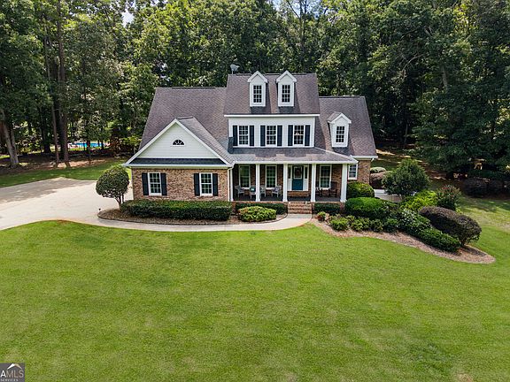 4th image of 195 River Cove Mdws