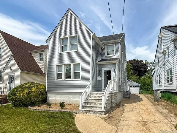 119 Munro Boulevard, Valley Stream, NY 11581