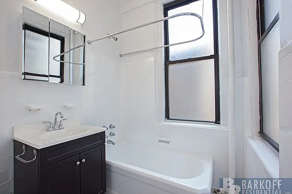 Rented by Barkoff Residential  | media 30