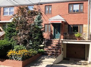 61-28 70th St, Middle Village, NY 11379
