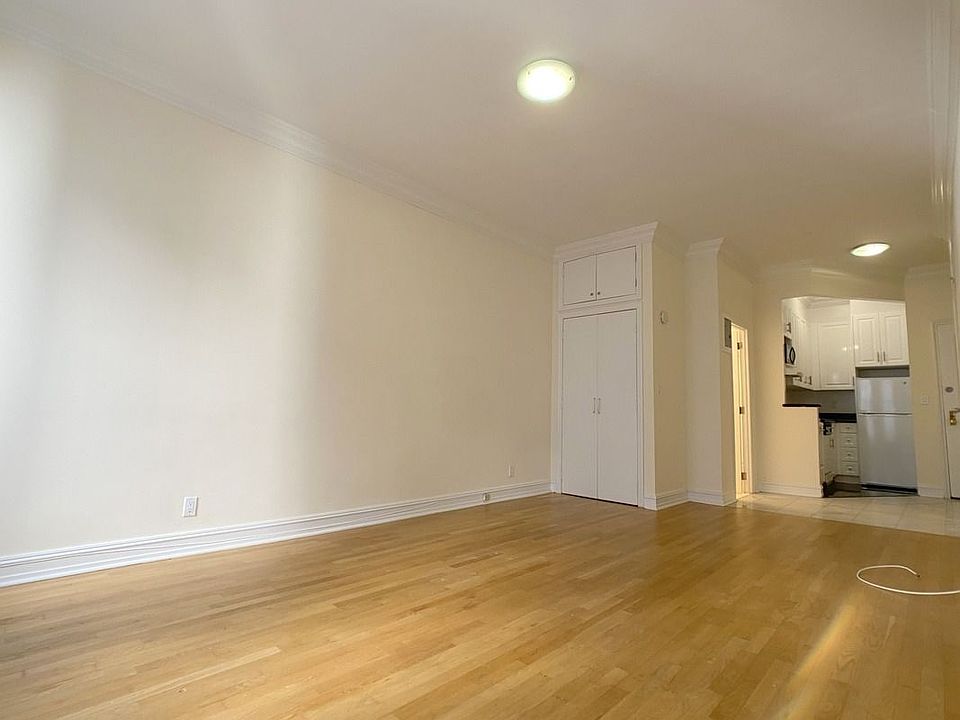 2nd image of 148 W 68th St APT 6g