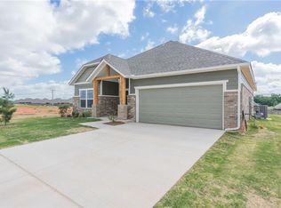 3520 Upland Ridge Dr, Yukon, OK 73099