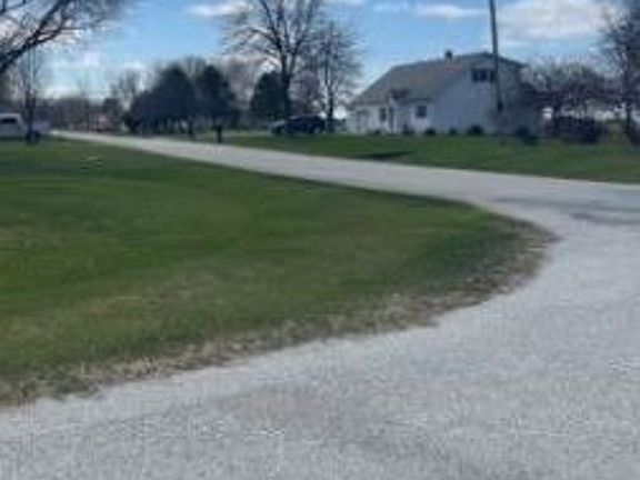 Exterior Neighborhood (street photo)