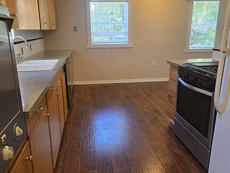 9104 126th Ave NE — Photo 2