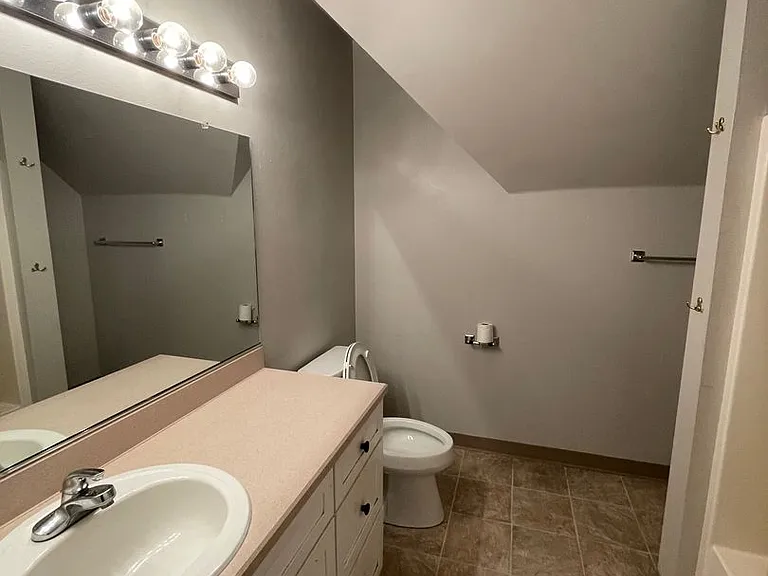 117 SW Whitaker St — Photo 10