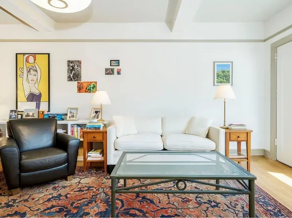 70 Remsen Street image 1 of 9