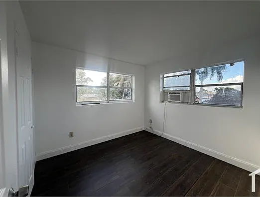 673 SW 7th St #3 — Photo 14