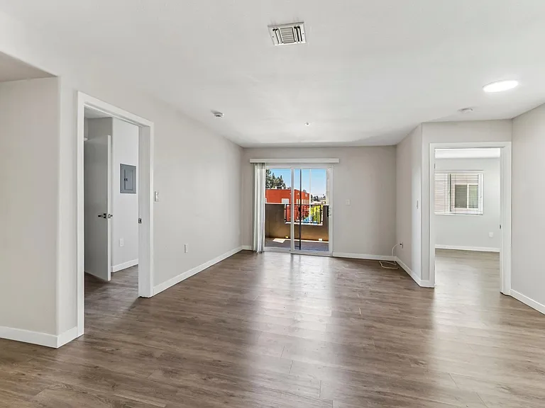 18425 Malden St #401 — Photo 28