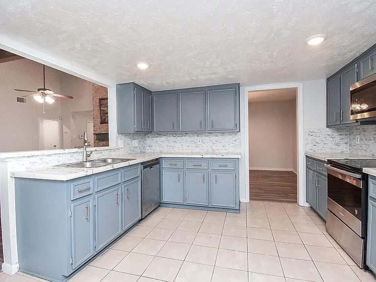 14418 Royal Hill Dr — Photo 11
