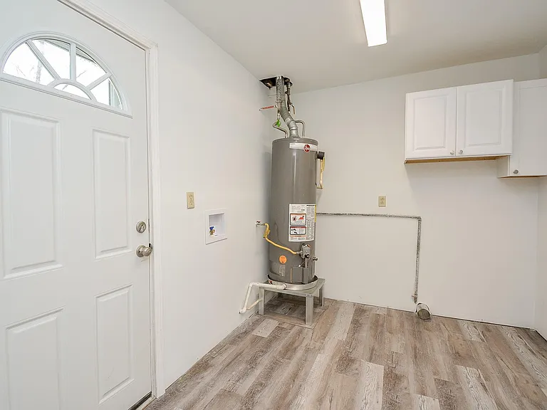 6422 Sherwood Dr — Photo 11